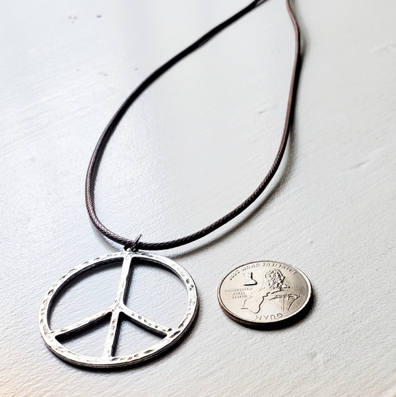 Handmade peace sign necklace - Picture 3 of 4